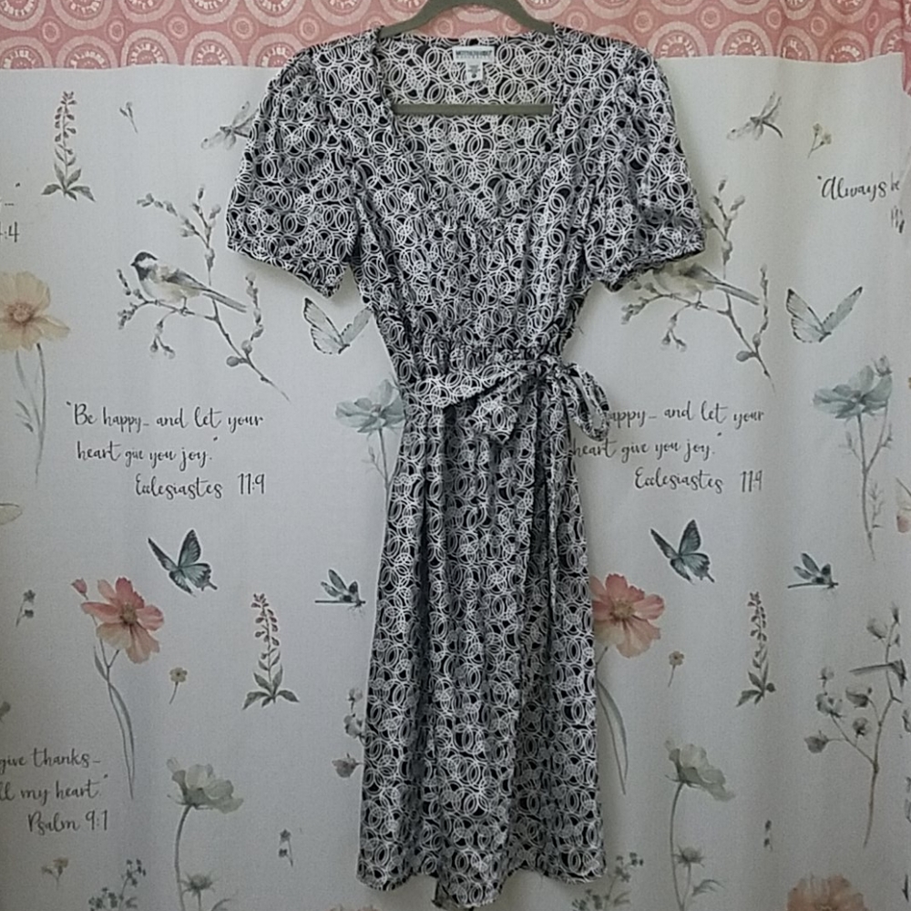 FINAL PRICE - Motherhood Maternity size medium Sateen Dress